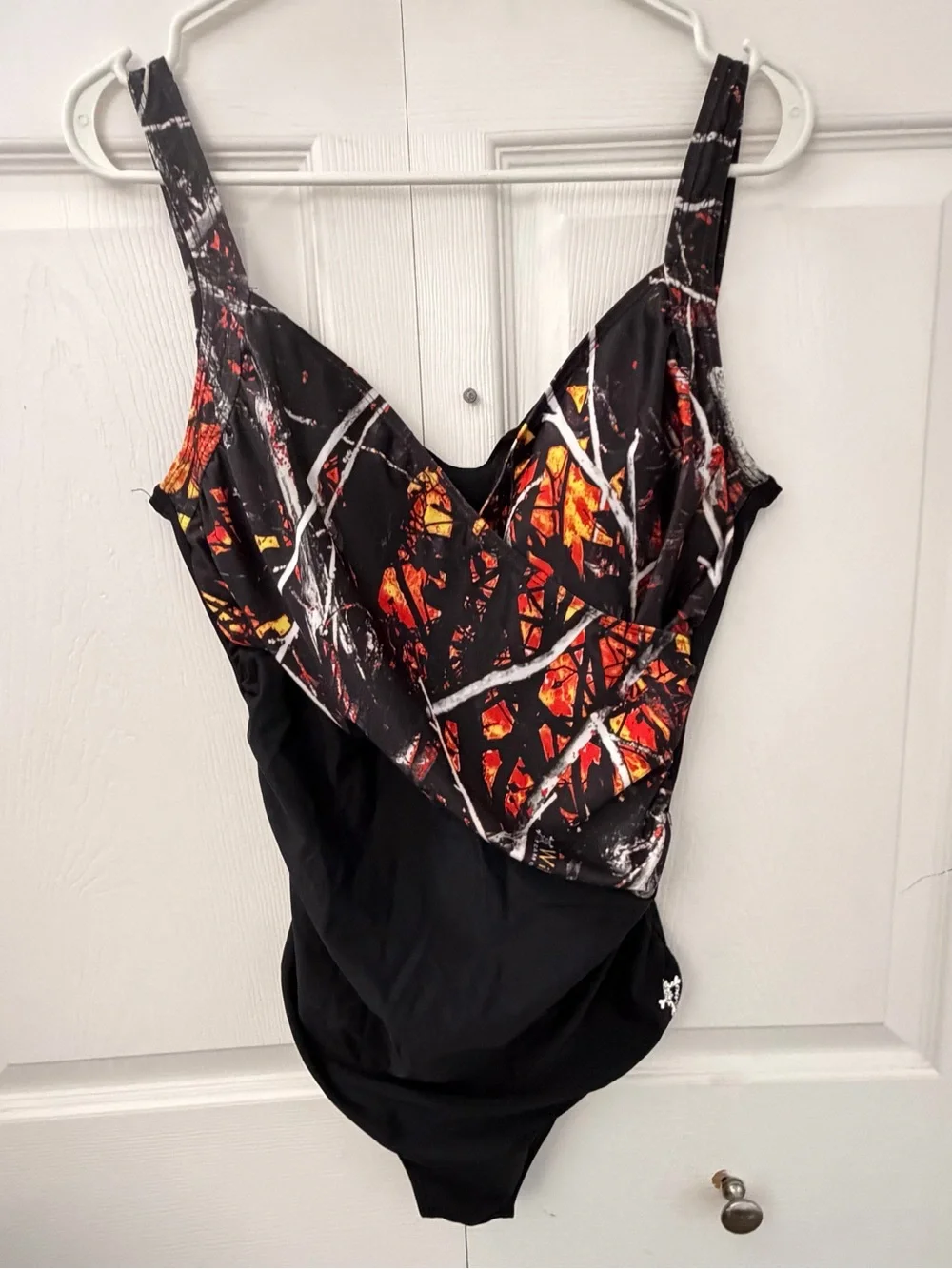 Moon Shine Camo Muddy Girl Wildfire One Piece Swimsuit Size L NWT Black Camo